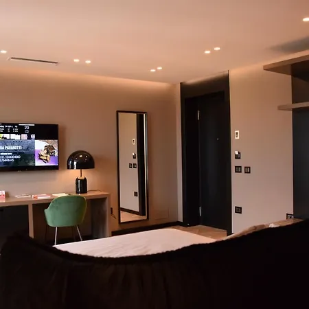 Unik ホテル Selitë e Vogël