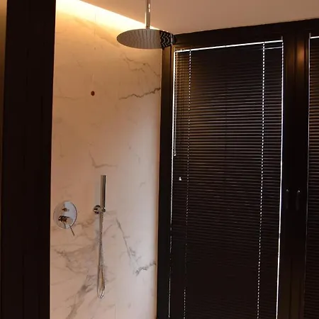 מלון Unik 4*