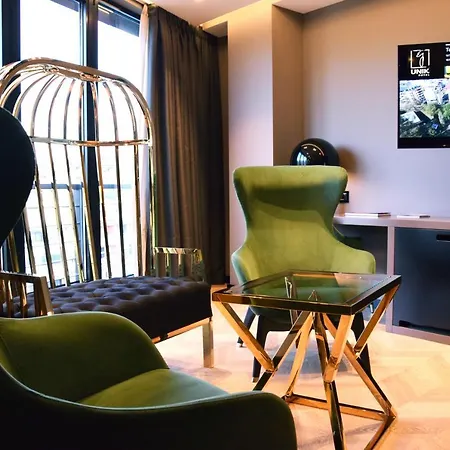 Unik ホテル Selitë e Vogël